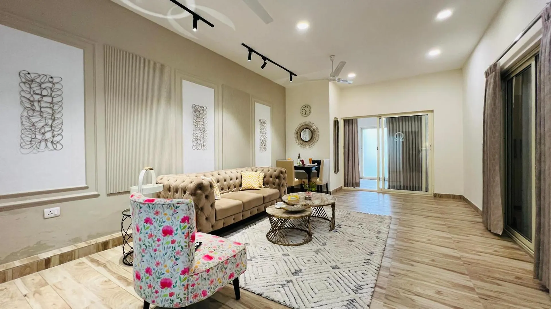Apartmán Bluo 1Bhk Suite Medicity - Bathtub, Kitchen Lift #Staycation Gurgáon